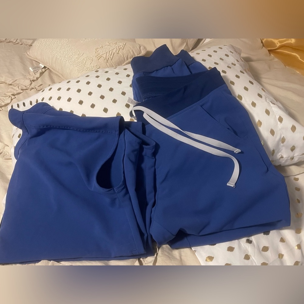 Figs scrubs